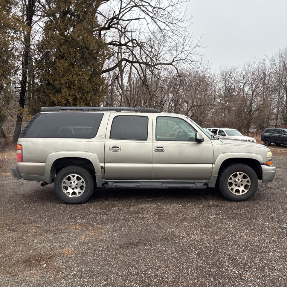 Chevrolet Suburban 4dr 1500 4WD Z71 2002