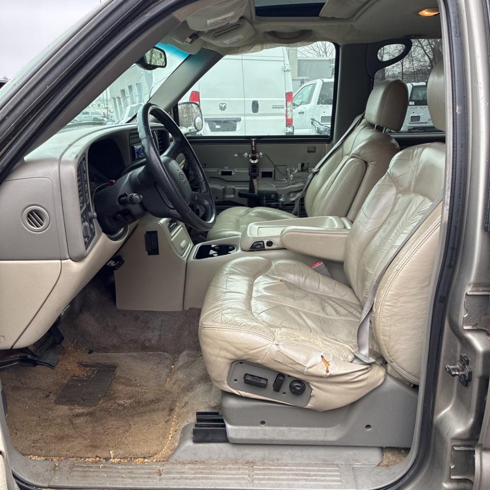 Chevrolet Suburban 4dr 1500 4WD Z71 2002