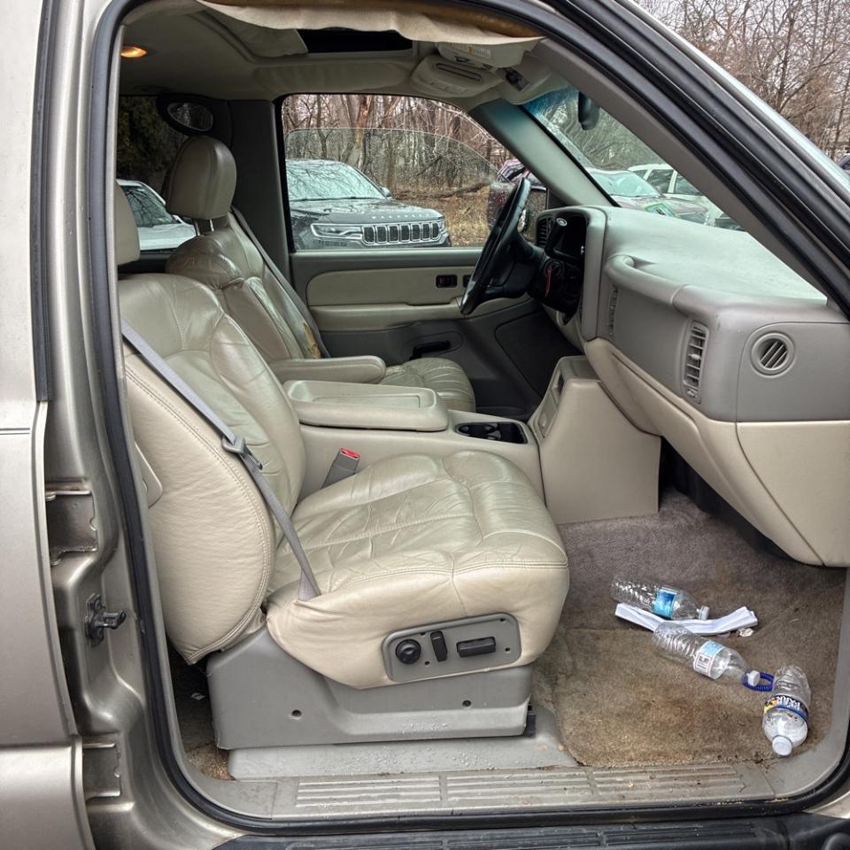 Chevrolet Suburban 4dr 1500 4WD Z71 2002