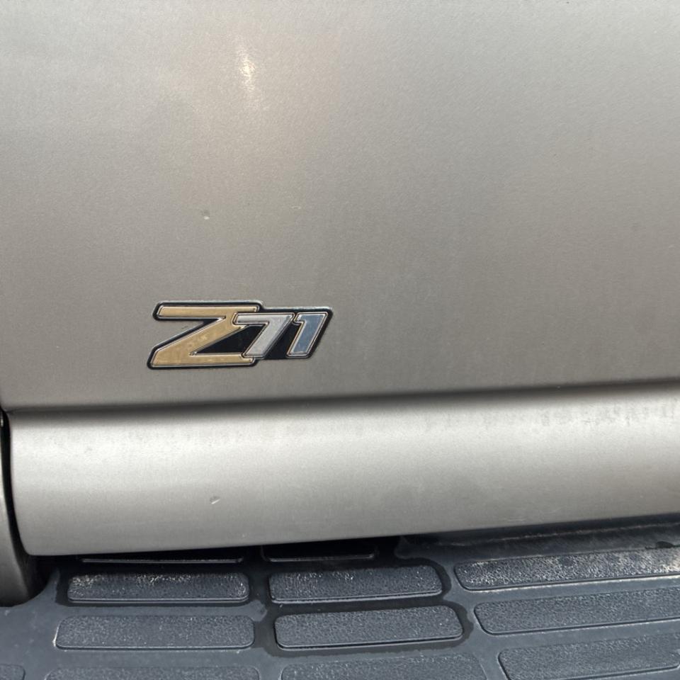 Chevrolet Suburban 4dr 1500 4WD Z71 2002