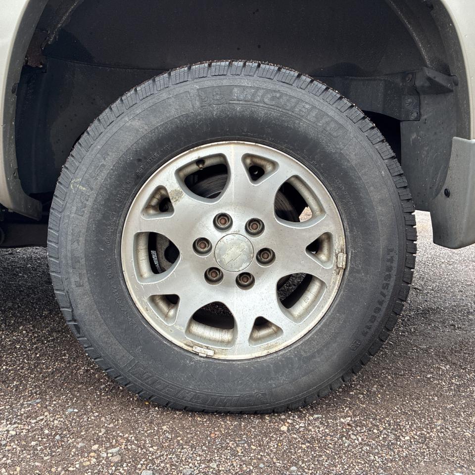 Chevrolet Suburban 4dr 1500 4WD Z71 2002