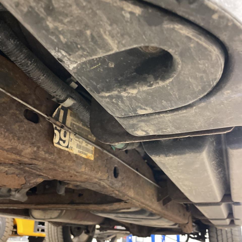 Chevrolet Avalanche 4WD Crew Cab LT 2011