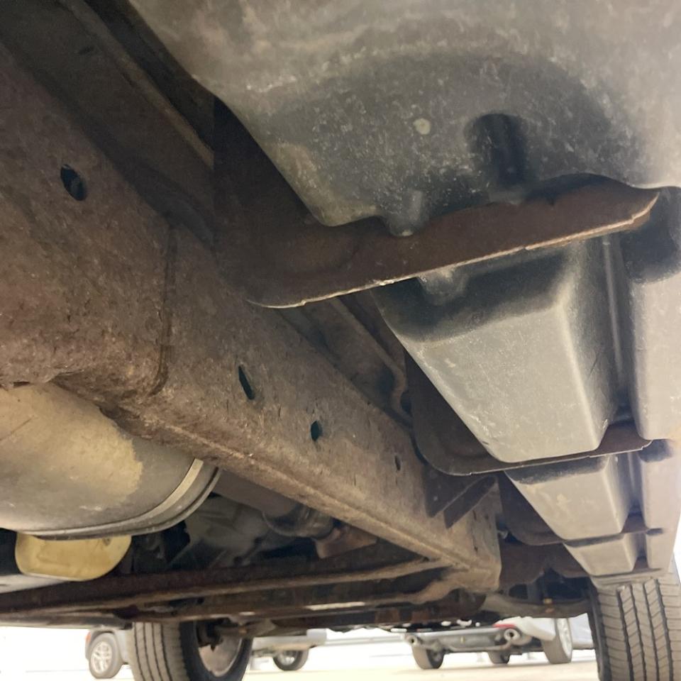 Chevrolet Avalanche 4WD Crew Cab LT 2011