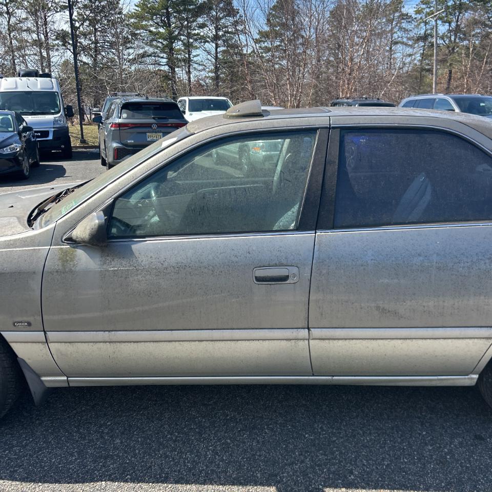 Toyota Camry 2014.5 4dr Sdn I4 Auto LE (Natl) 2001