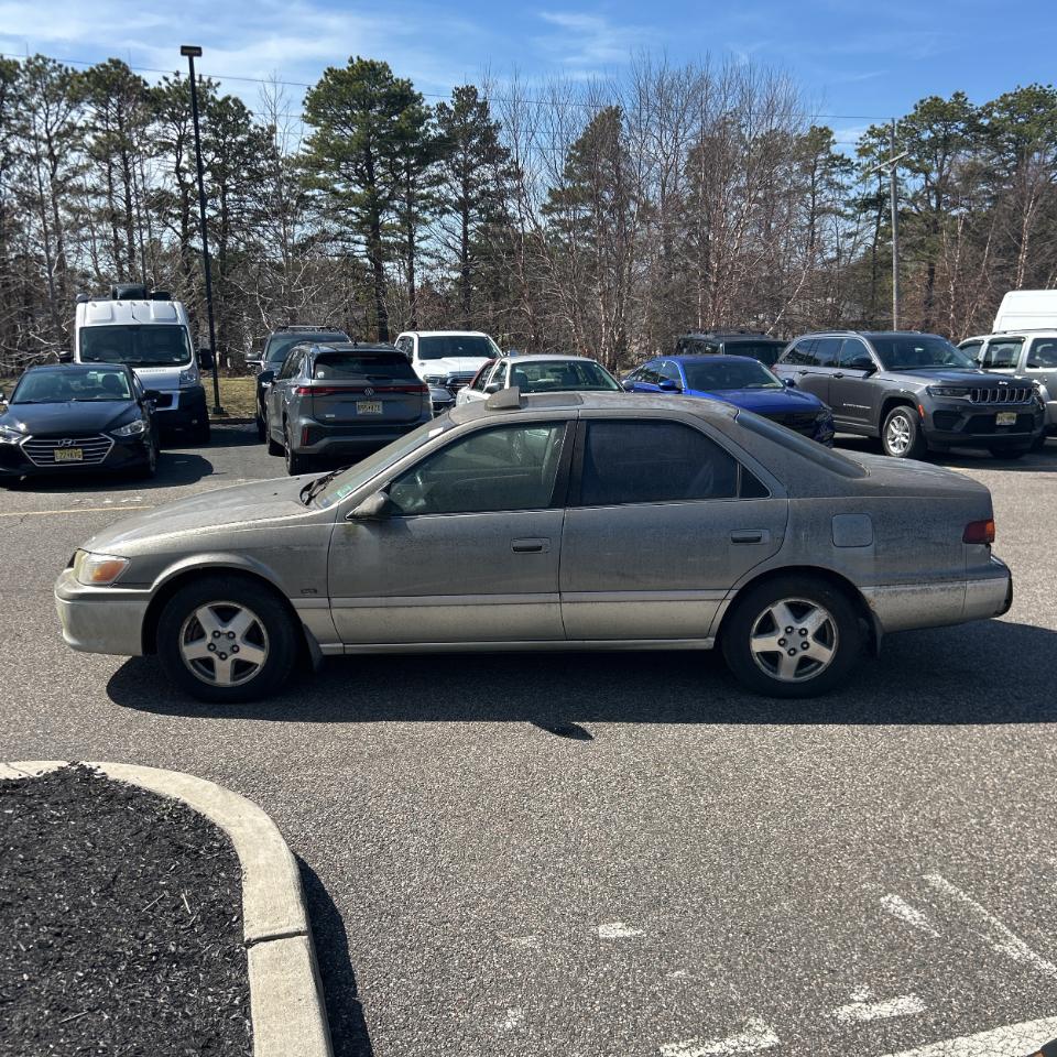 Toyota Camry 2014.5 4dr Sdn I4 Auto LE (Natl) 2001