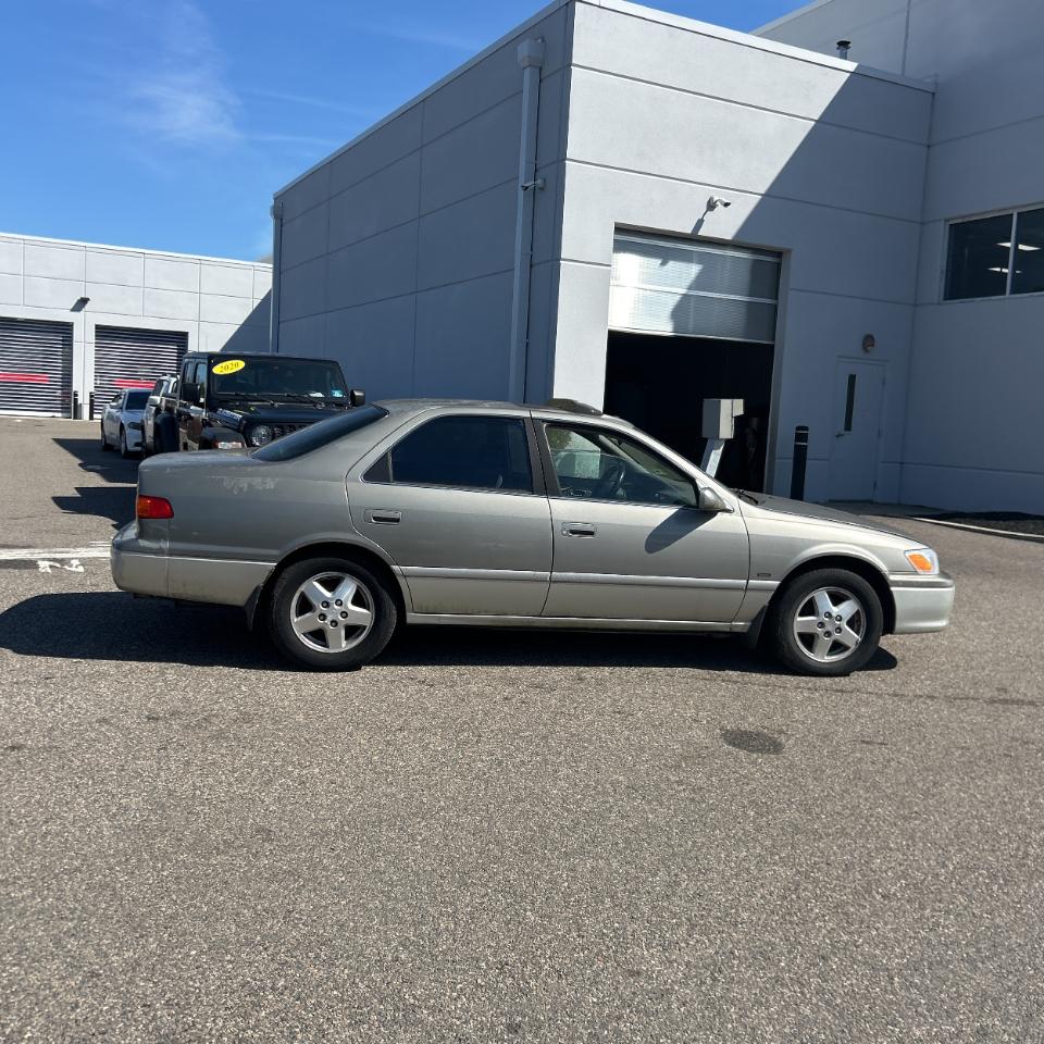 Toyota Camry 2014.5 4dr Sdn I4 Auto LE (Natl) 2001