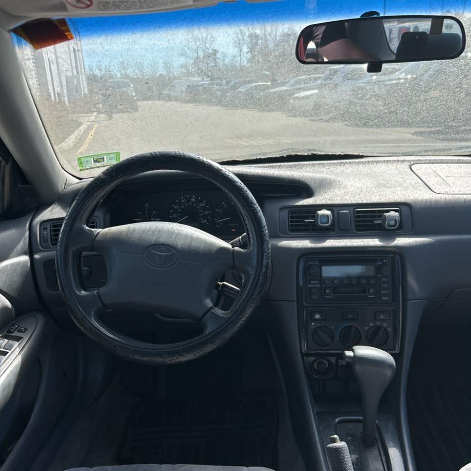 Toyota Camry 2014.5 4dr Sdn I4 Auto LE (Natl) 2001