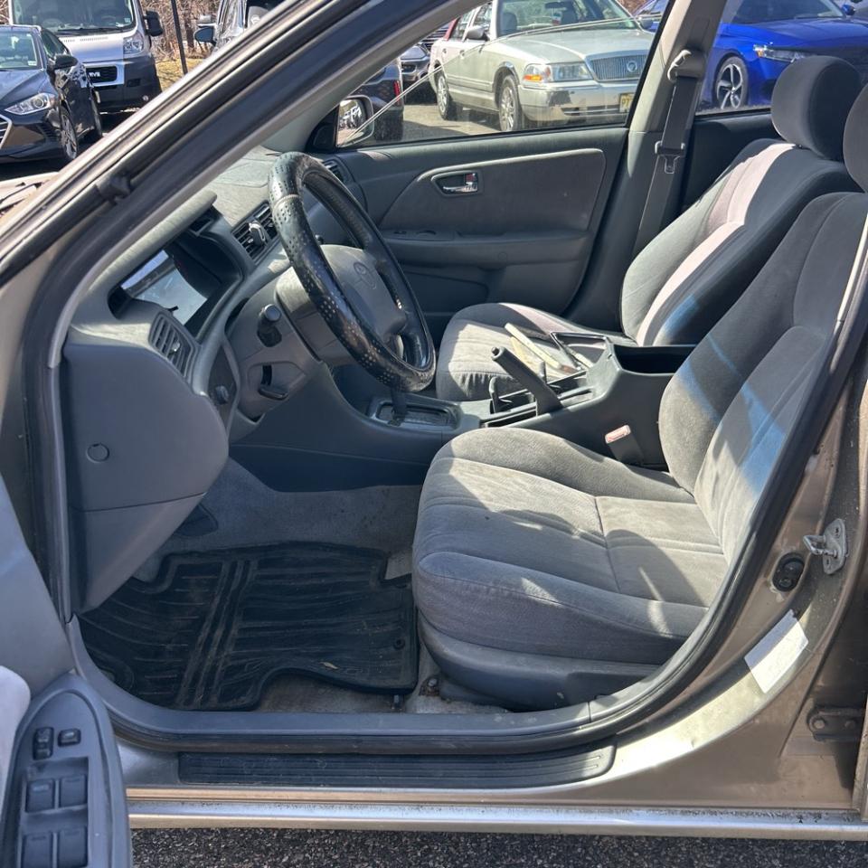 Toyota Camry 2014.5 4dr Sdn I4 Auto LE (Natl) 2001