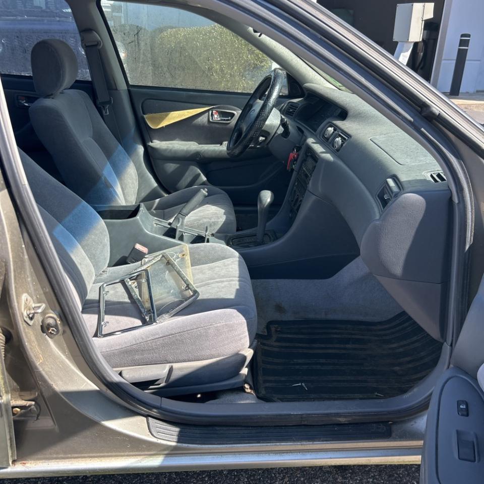 Toyota Camry 2014.5 4dr Sdn I4 Auto LE (Natl) 2001