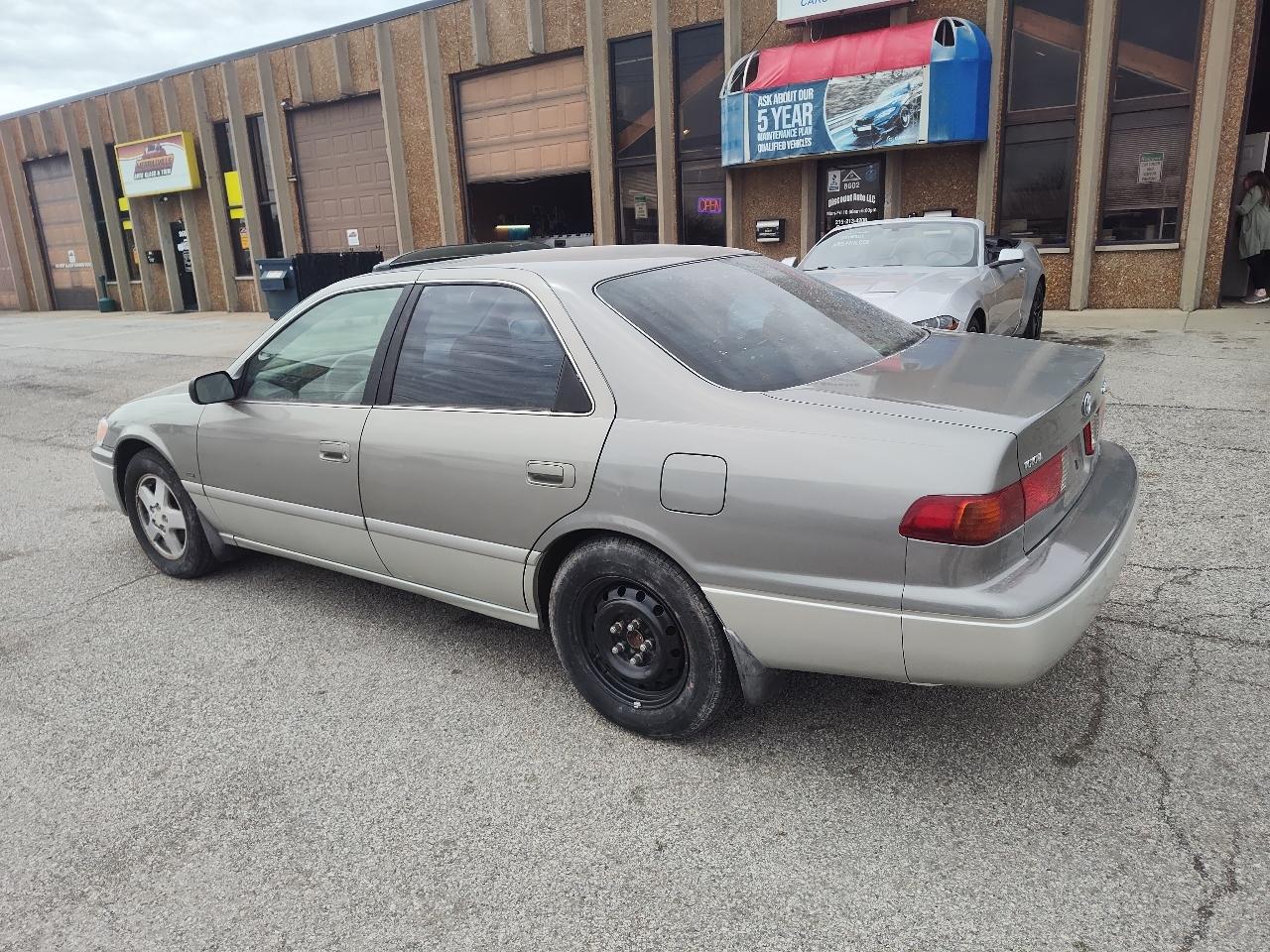 Toyota Camry 2014.5 4dr Sdn I4 Auto LE (Natl) 2001