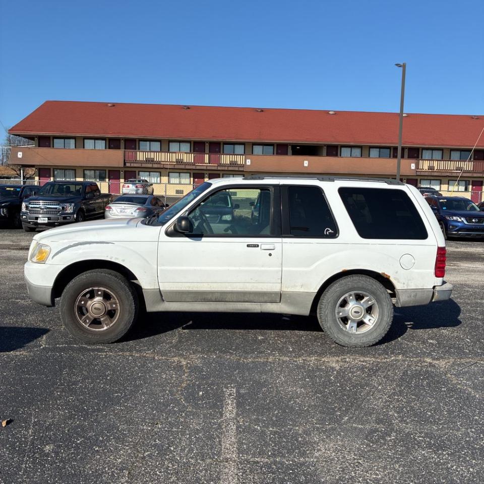 Ford Explorer Sport 2dr 102" WB 4WD XLT 2003