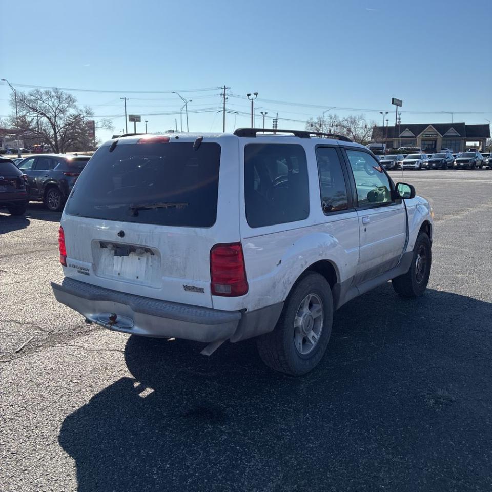 Ford Explorer Sport 2dr 102" WB 4WD XLT 2003