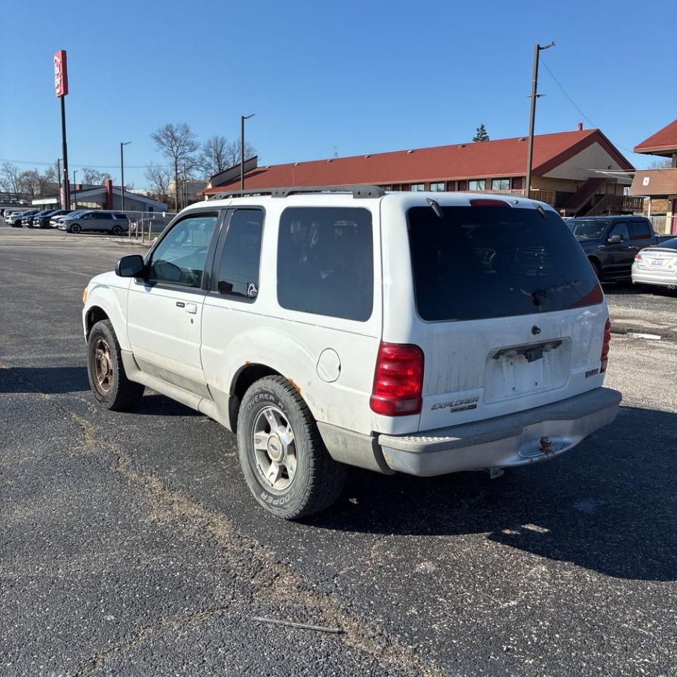 Ford Explorer Sport 2dr 102" WB 4WD XLT 2003