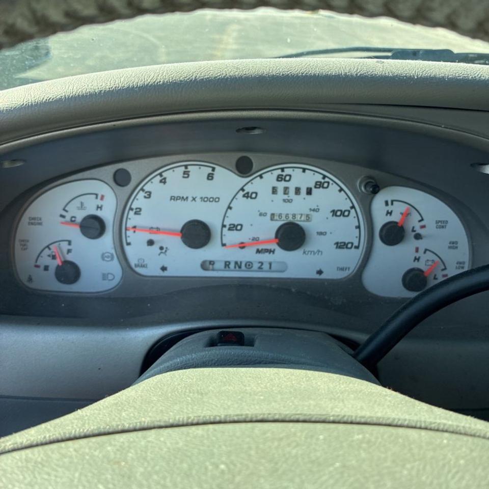 Ford Explorer Sport 2dr 102" WB 4WD XLT 2003