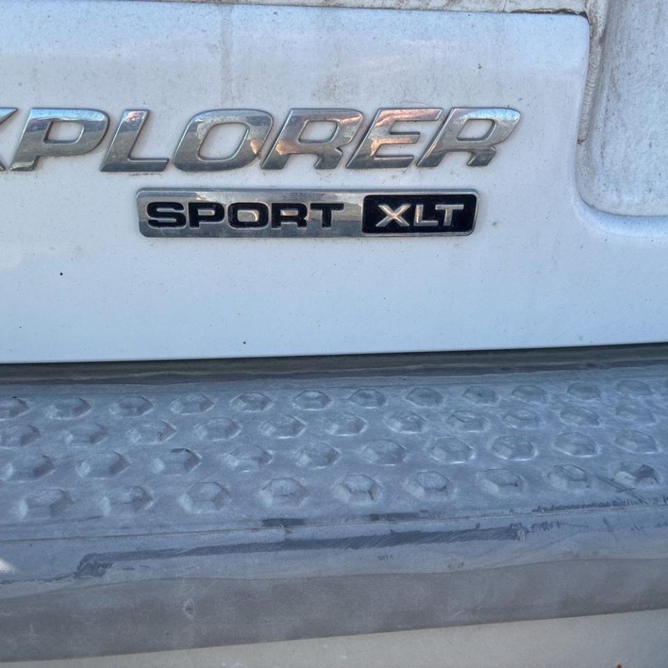 Ford Explorer Sport 2dr 102" WB 4WD XLT 2003