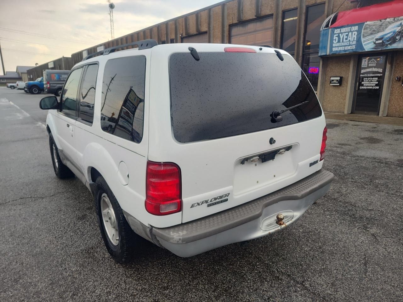 Ford Explorer Sport 2dr 102" WB 4WD XLT 2003