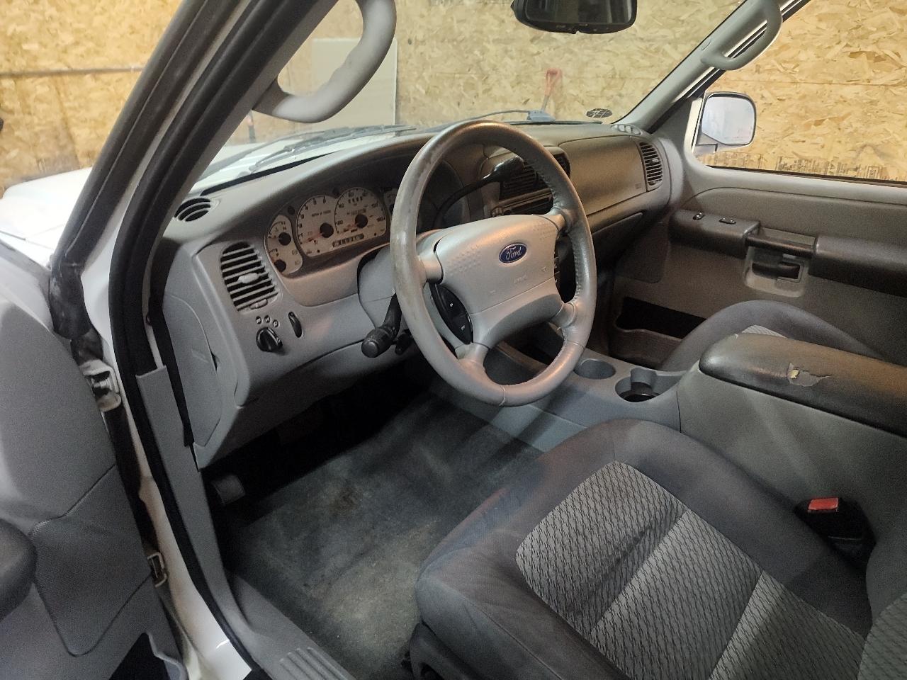 Ford Explorer Sport 2dr 102" WB 4WD XLT 2003