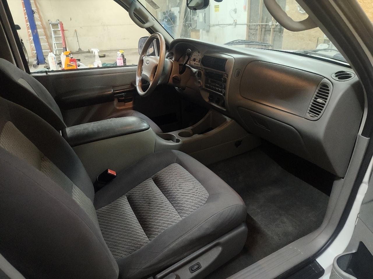 Ford Explorer Sport 2dr 102" WB 4WD XLT 2003