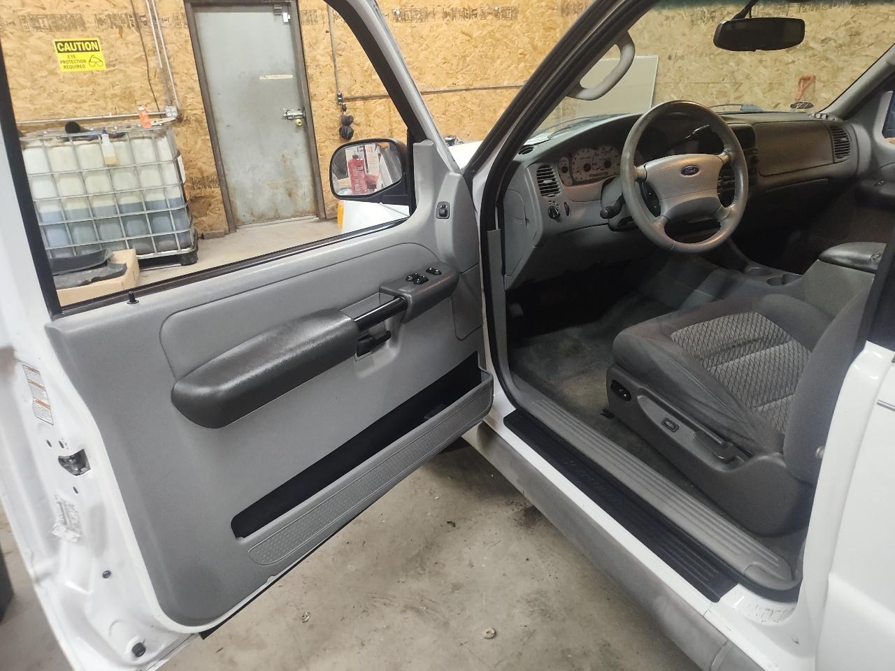 Ford Explorer Sport 2dr 102" WB 4WD XLT 2003