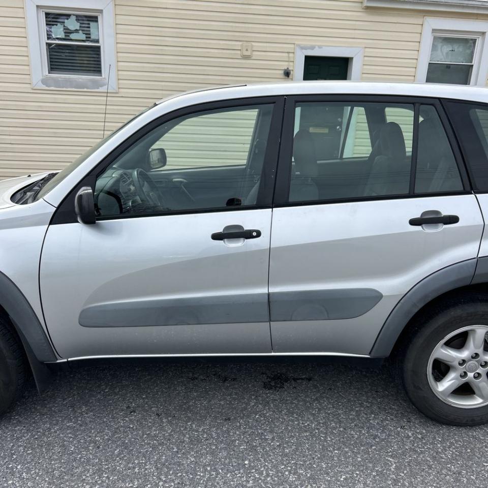 Toyota RAV4 4dr Base 4-cyl 4WD (Natl) 2001