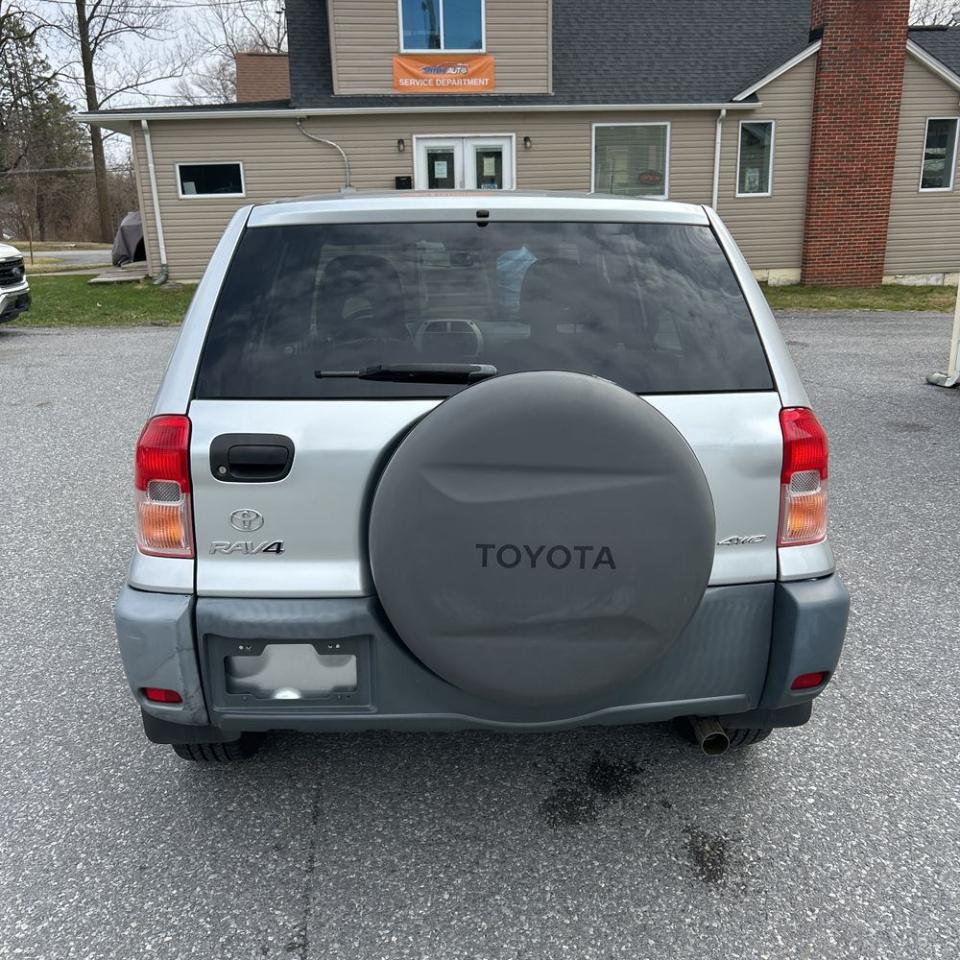 Toyota RAV4 4dr Base 4-cyl 4WD (Natl) 2001