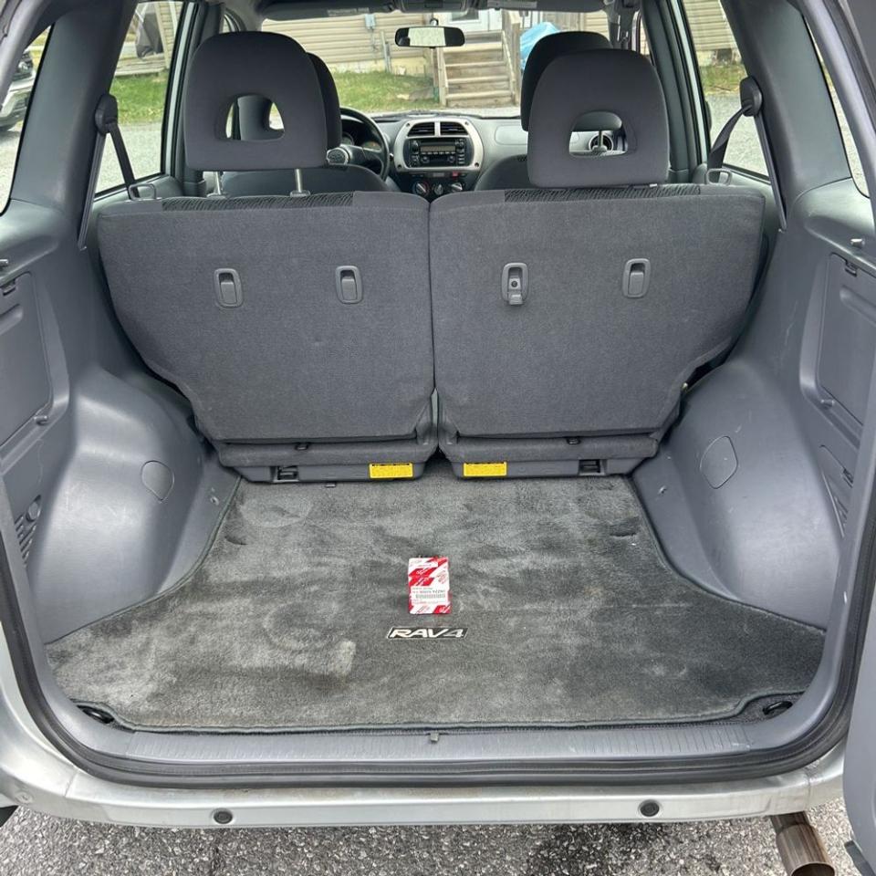 Toyota RAV4 4dr Base 4-cyl 4WD (Natl) 2001