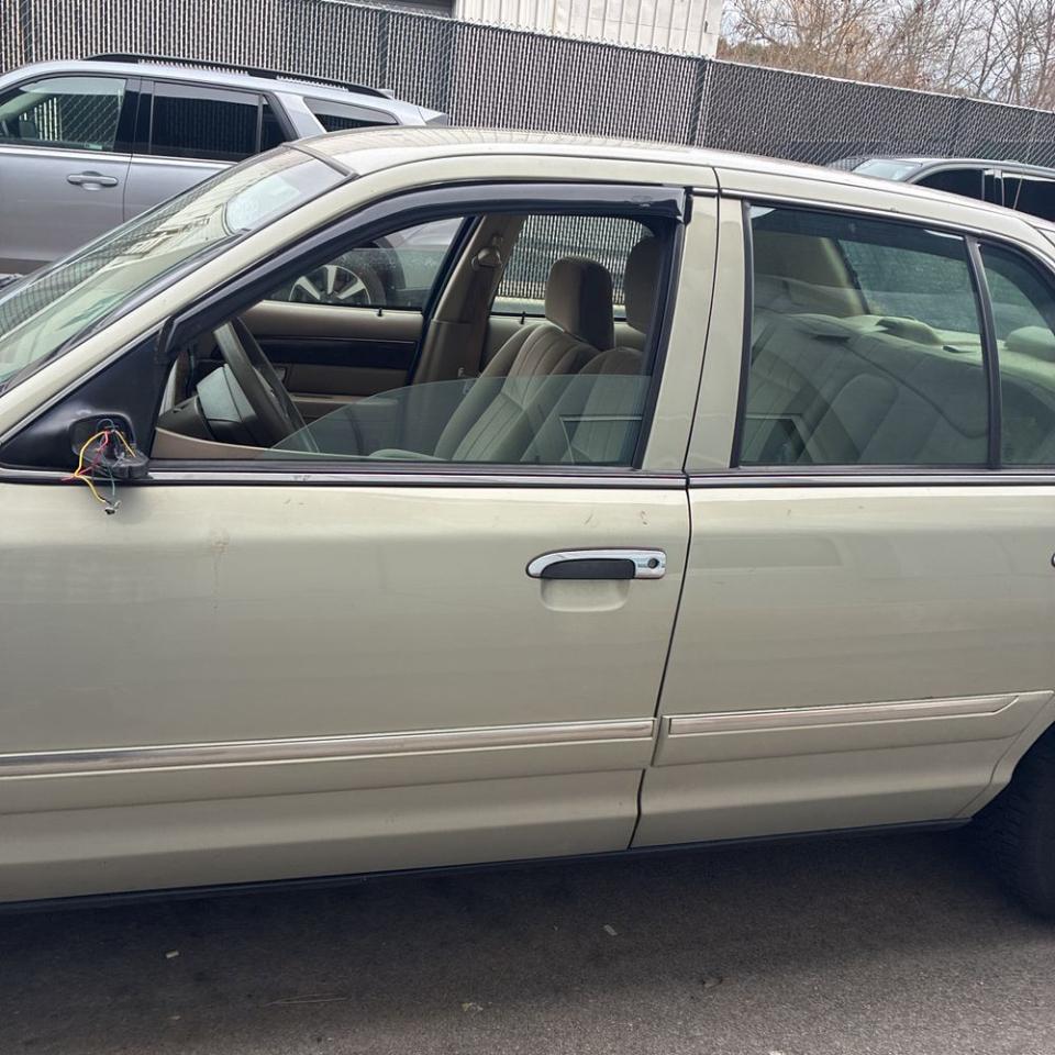 Mercury Grand Marquis 4dr Sdn GS 2005