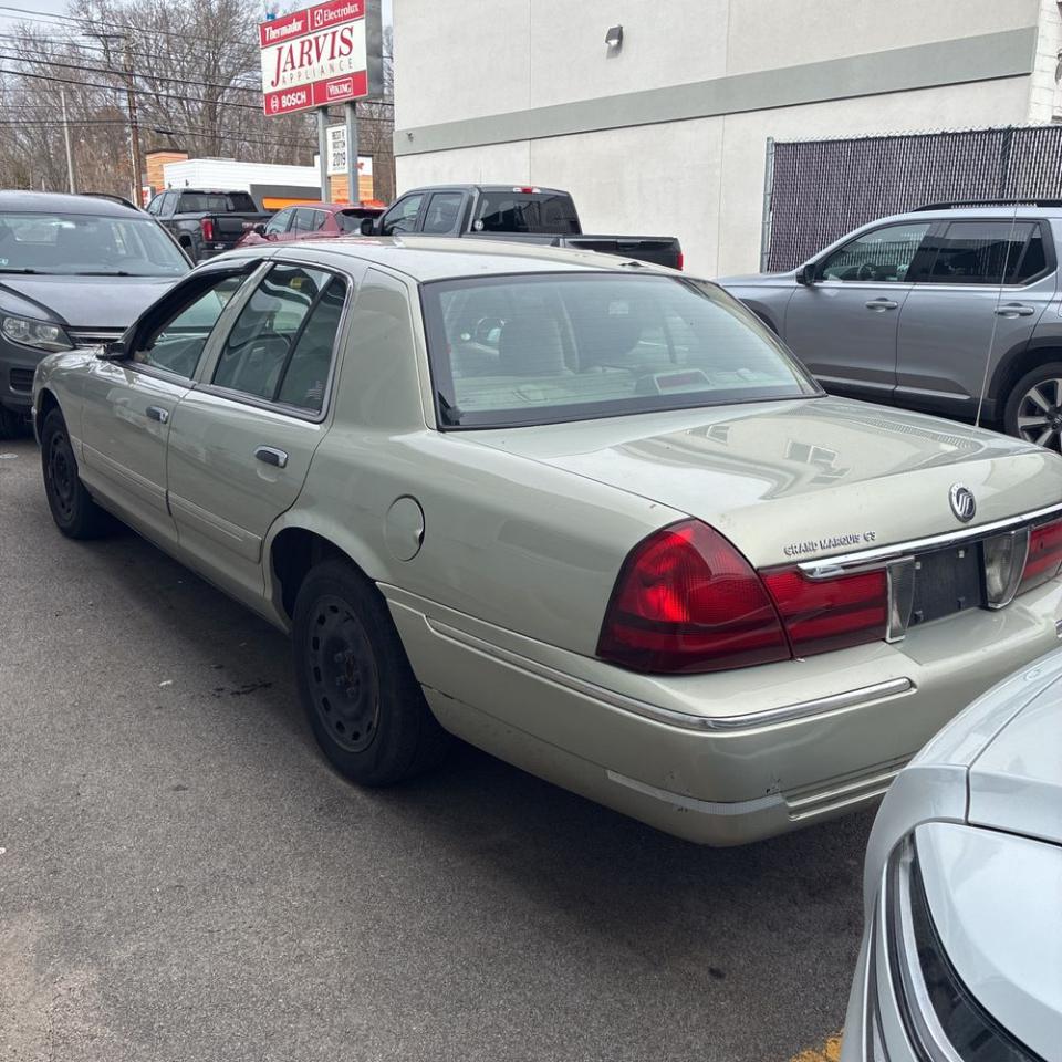 Mercury Grand Marquis 4dr Sdn GS 2005
