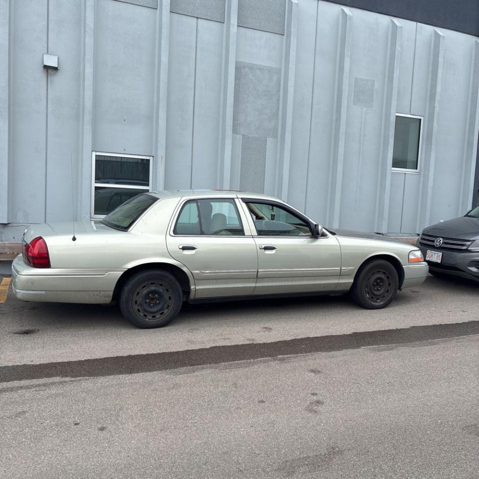 Mercury Grand Marquis 4dr Sdn GS 2005