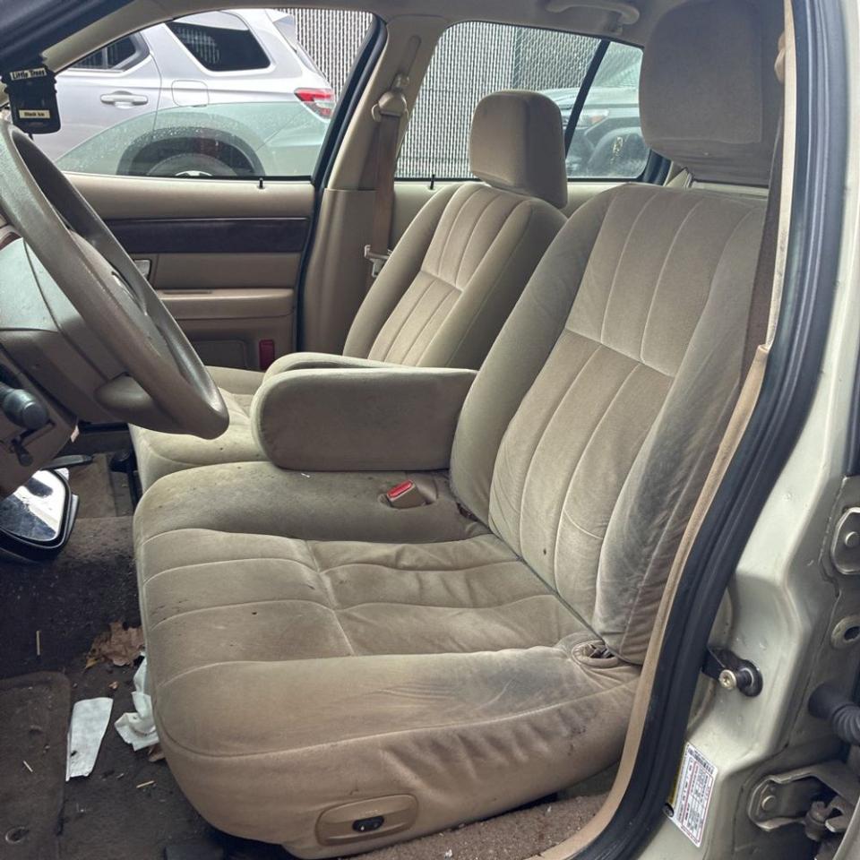 Mercury Grand Marquis 4dr Sdn GS 2005