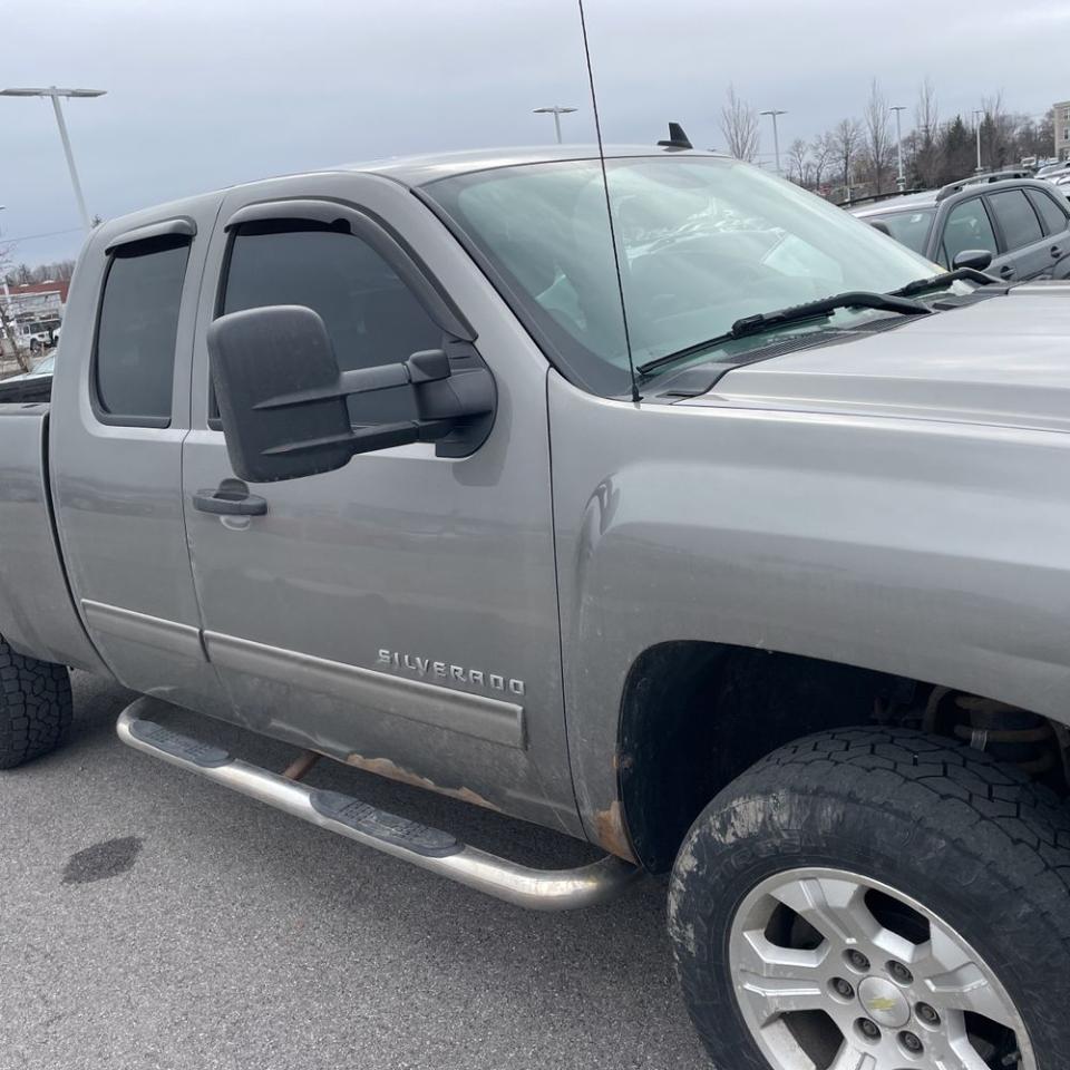 Chevrolet Silverado 1500 4WD Ext Cab 143.5" LT 2012