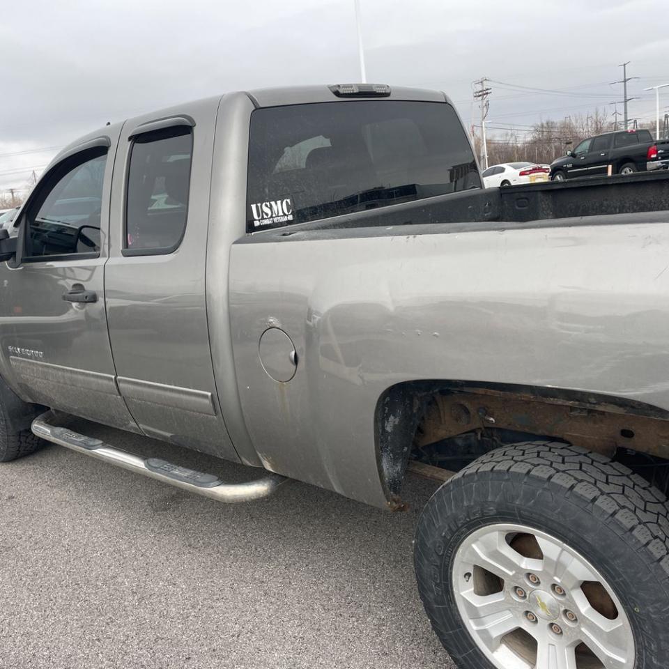 Chevrolet Silverado 1500 4WD Ext Cab 143.5" LT 2012