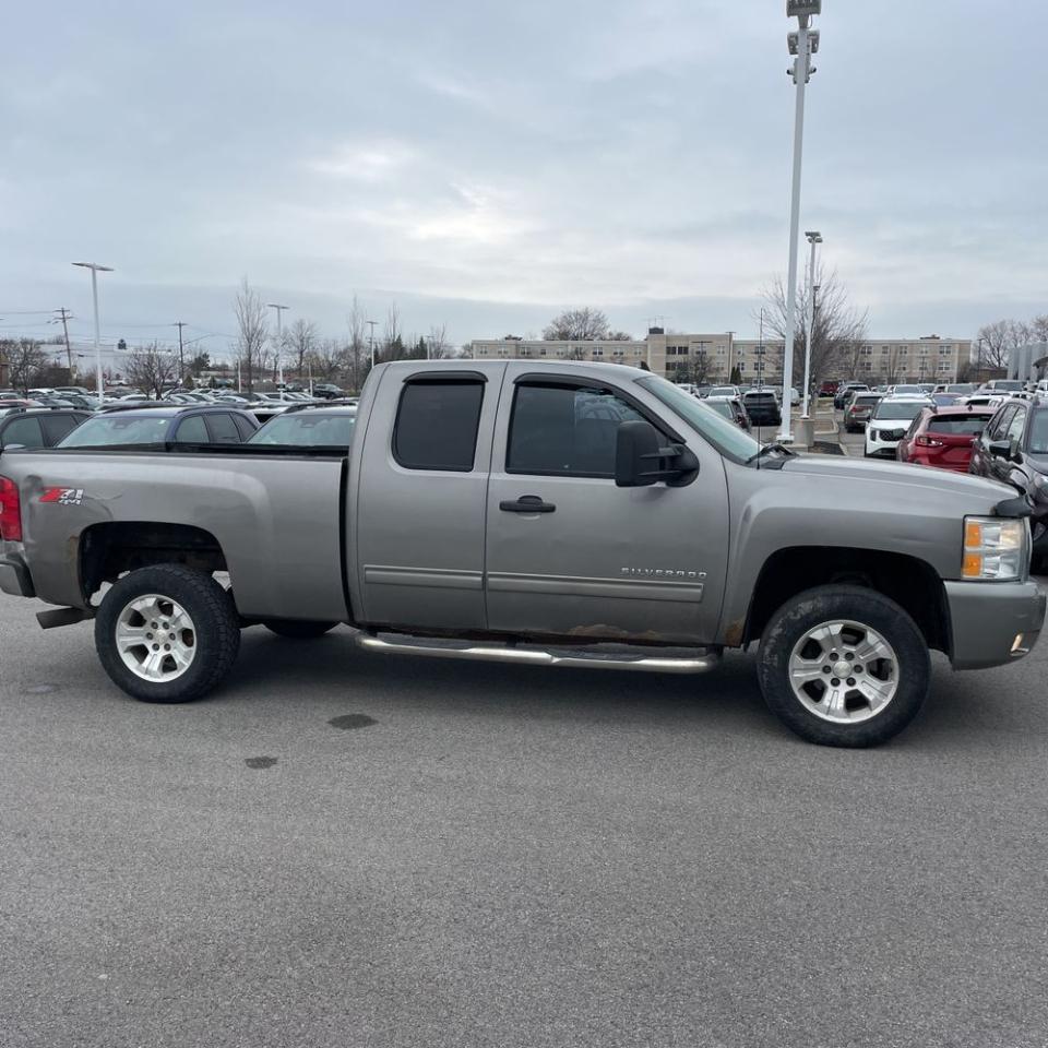 Chevrolet Silverado 1500 4WD Ext Cab 143.5" LT 2012