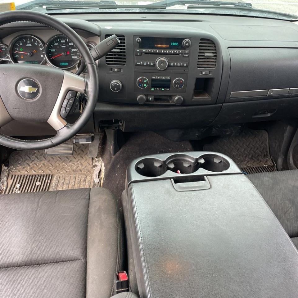 Chevrolet Silverado 1500 4WD Ext Cab 143.5" LT 2012