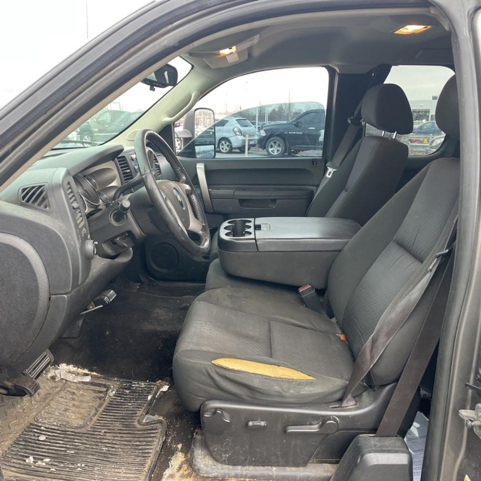 Chevrolet Silverado 1500 4WD Ext Cab 143.5" LT 2012