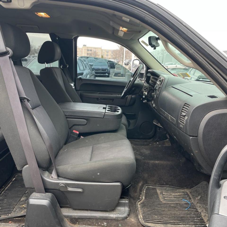 Chevrolet Silverado 1500 4WD Ext Cab 143.5" LT 2012