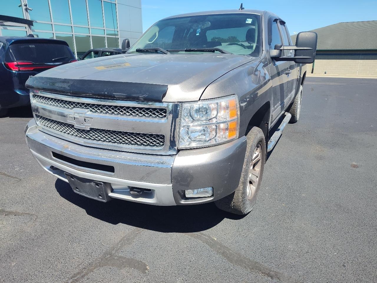 Chevrolet Silverado 1500 4WD Ext Cab 143.5" LT 2012
