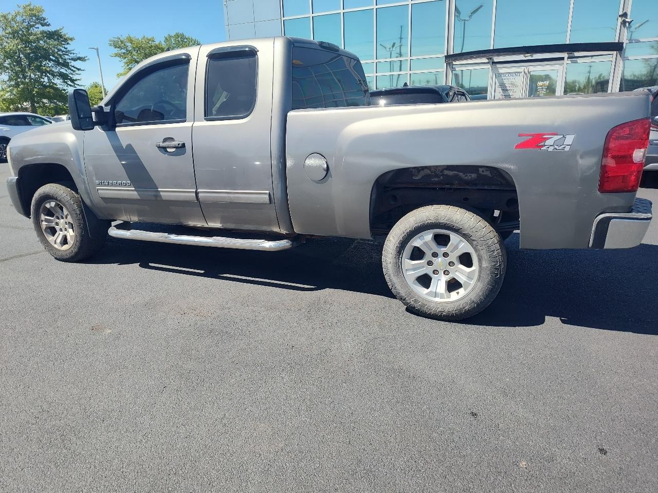 Chevrolet Silverado 1500 4WD Ext Cab 143.5" LT 2012