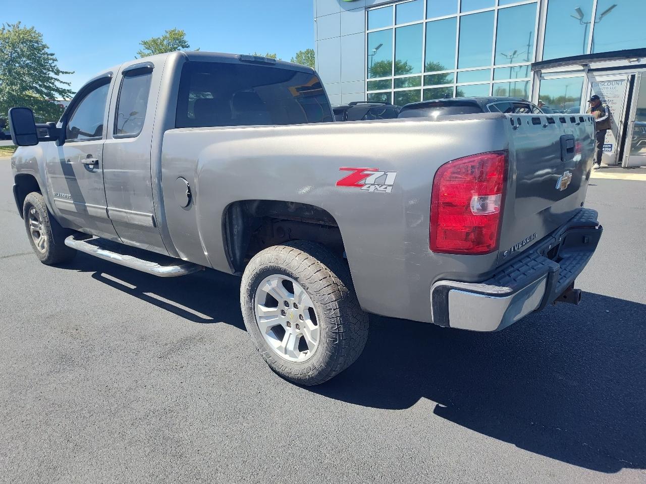 Chevrolet Silverado 1500 4WD Ext Cab 143.5" LT 2012