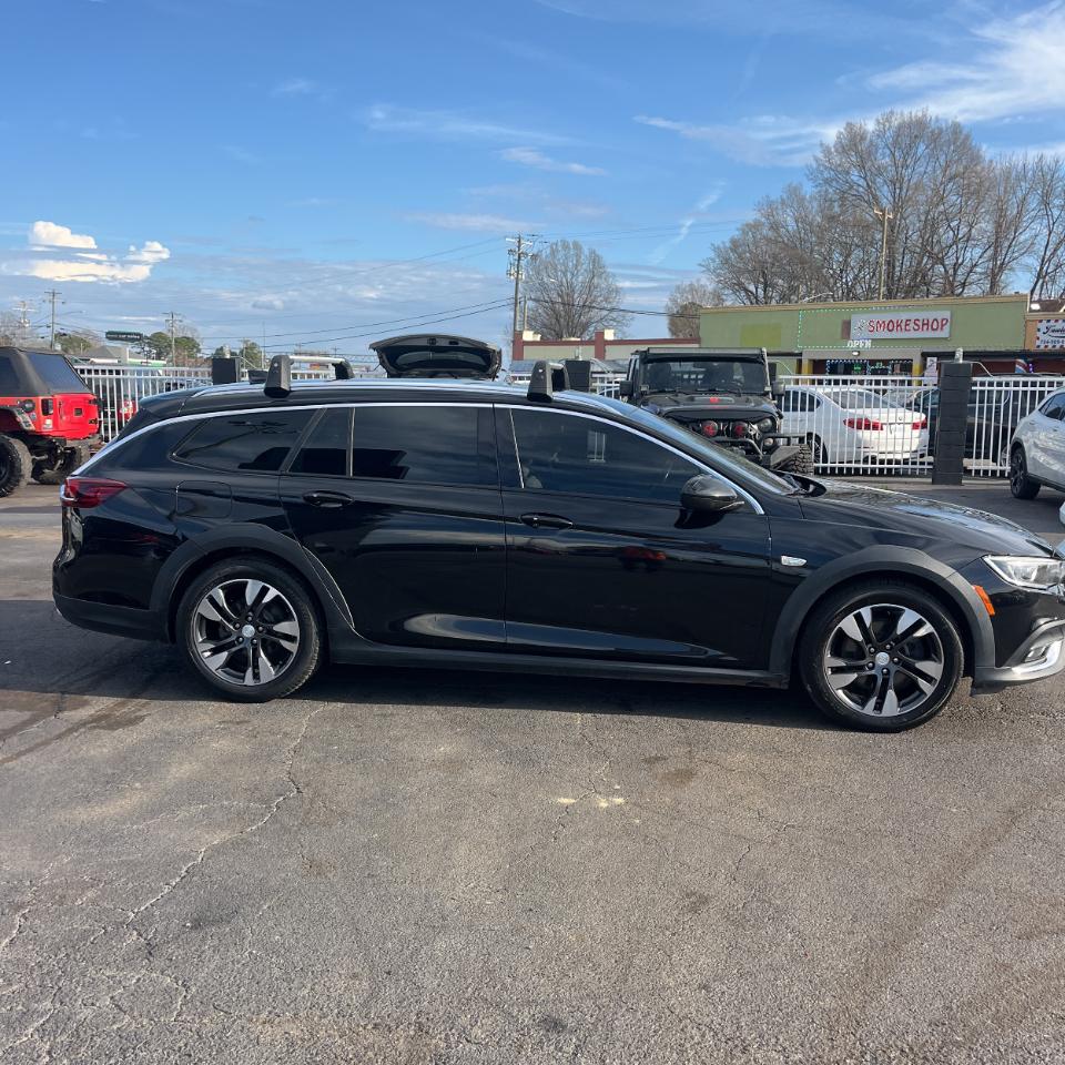 Buick Regal TourX 5dr Wgn Essence AWD 2018