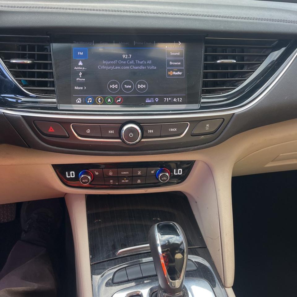 Buick Regal TourX 5dr Wgn Essence AWD 2018