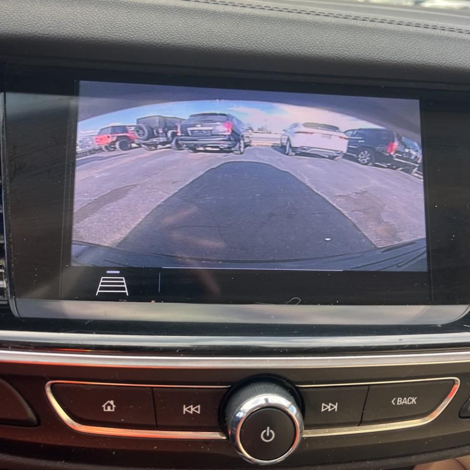 Buick Regal TourX 5dr Wgn Essence AWD 2018