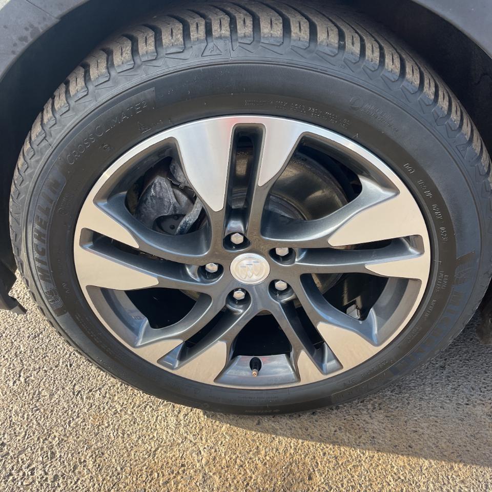 Buick Regal TourX 5dr Wgn Essence AWD 2018