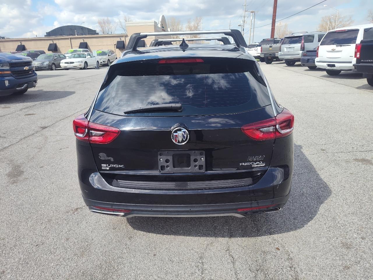 Buick Regal TourX 5dr Wgn Essence AWD 2018