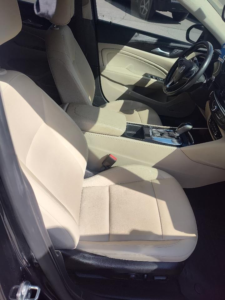 Buick Regal TourX 5dr Wgn Essence AWD 2018