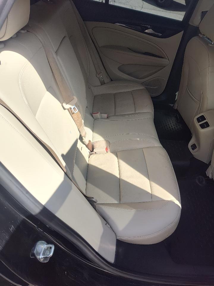 Buick Regal TourX 5dr Wgn Essence AWD 2018