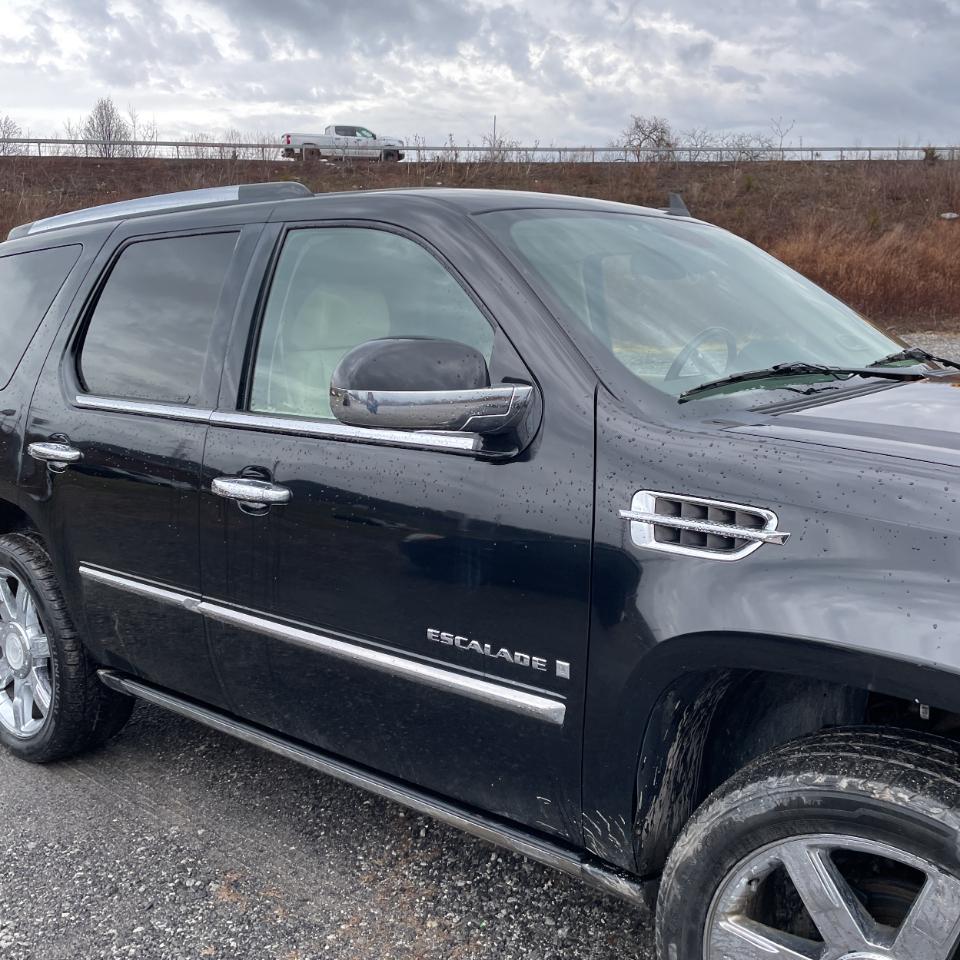 Cadillac Escalade AWD 4dr 2008