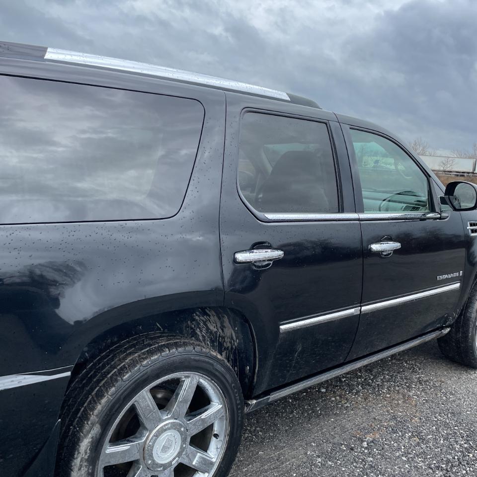 Cadillac Escalade AWD 4dr 2008