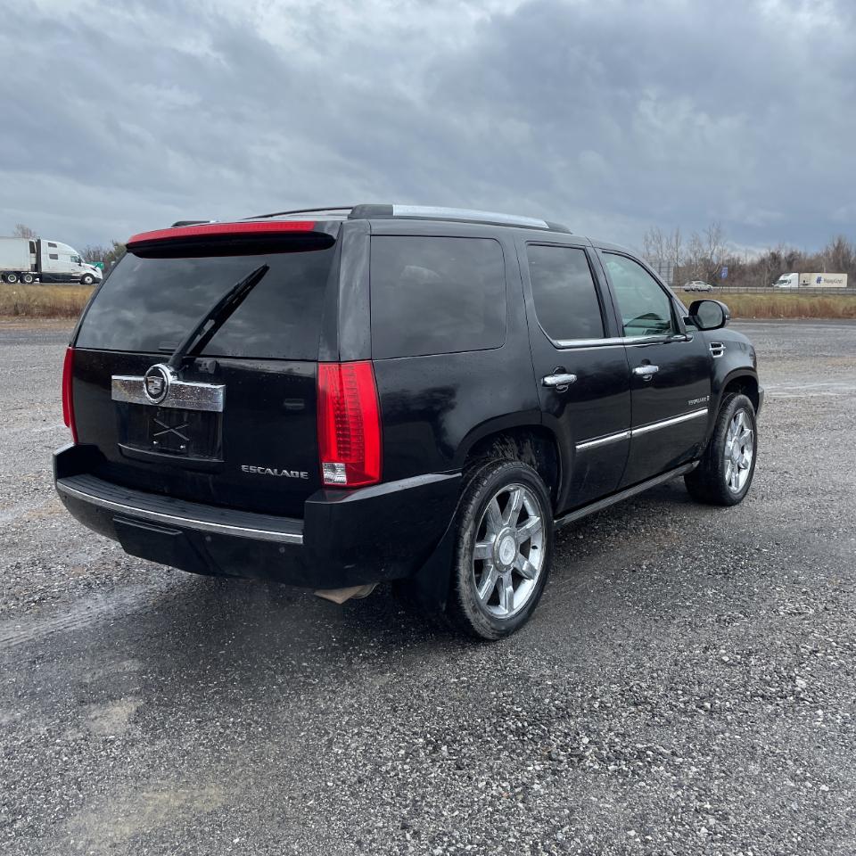 Cadillac Escalade AWD 4dr 2008