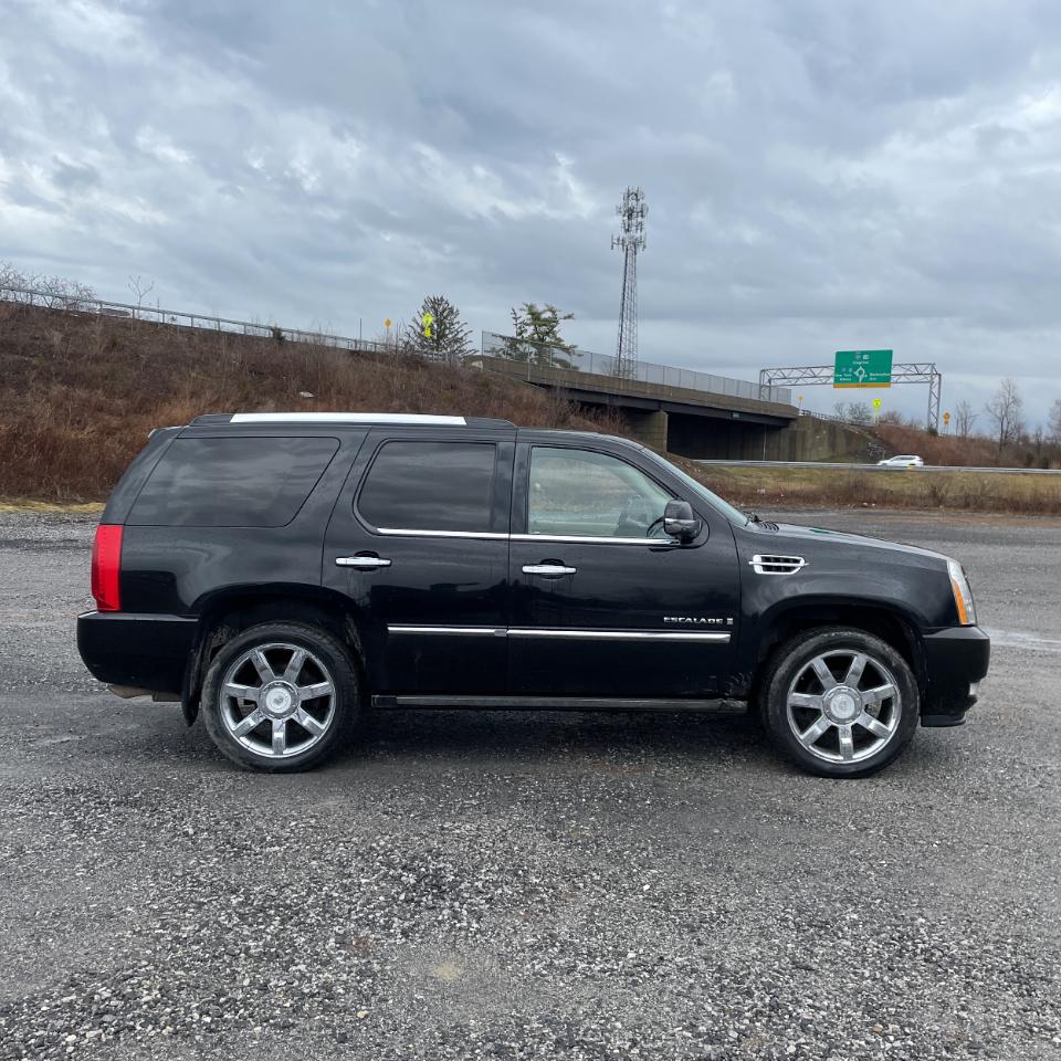 Cadillac Escalade AWD 4dr 2008